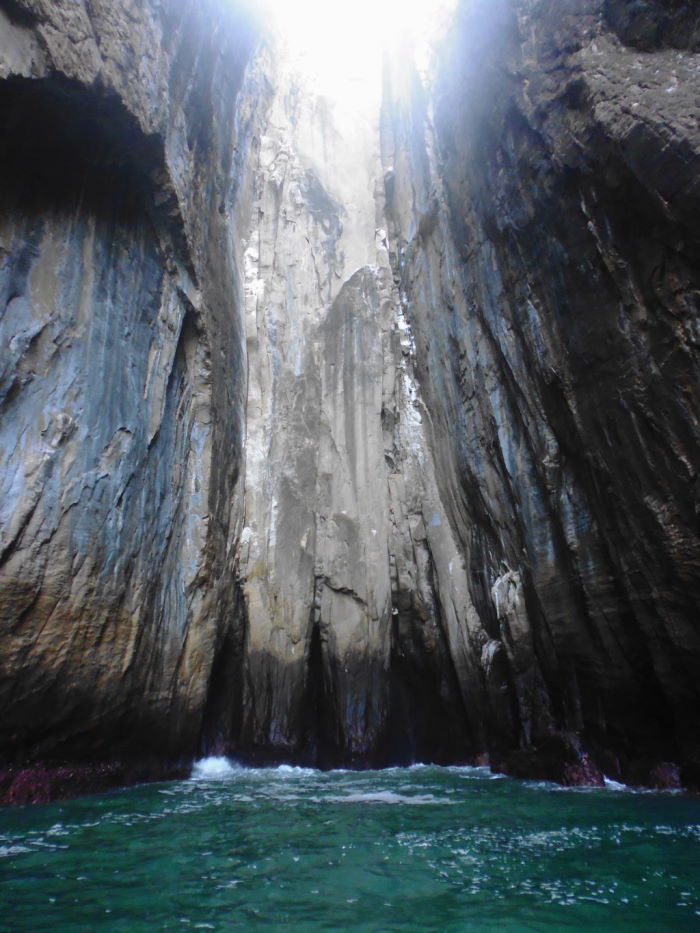 Galápagos Crucero Cerro Bruja Cueva